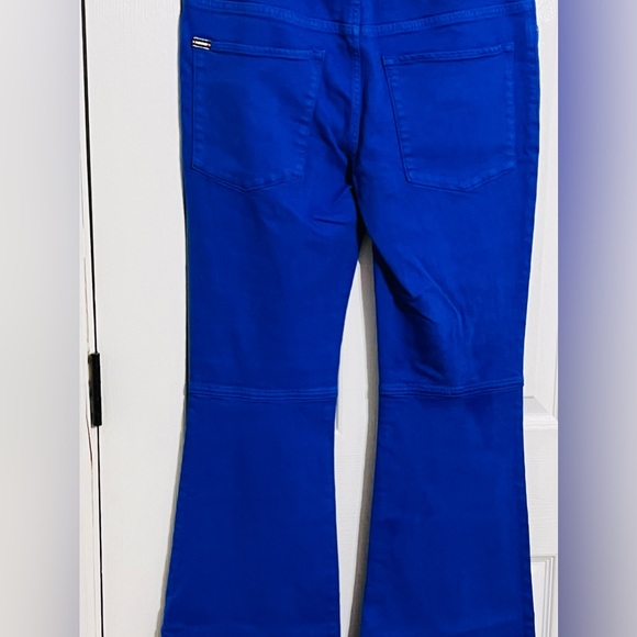 ALICE + OLIVIA Stacey Low Rise Bell Jean in Royalty (Sz 29). NWT. RETAIL 295 - Picture 8 of 14